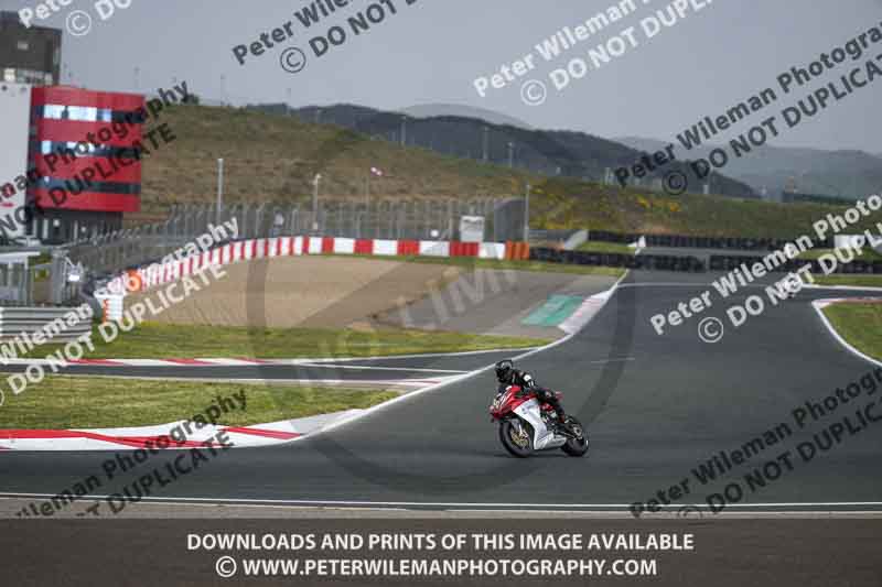 cadwell no limits trackday;cadwell park;cadwell park photographs;cadwell trackday photographs;enduro digital images;event digital images;eventdigitalimages;navarra;no limits trackdays;peter wileman photography;racing digital images;trackday digital images;trackday photos